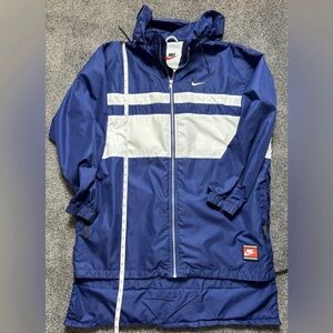 Vintage~Nike Windbreaker Jacket~Size Medium (Fits
Larger) Rare Find.